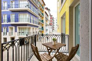 Cardosas Square Apartments by Porto City Hosts
