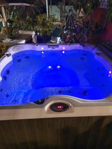 Majestic Villa by the Beach Heated Private Pool & Jacuzzi