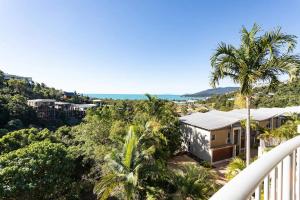 Whitsunday view BOHO apartment in Airlie Beach