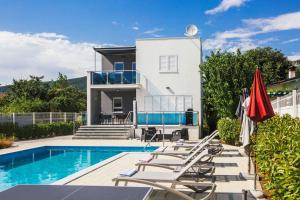 Mandalina HR Luxury Villa with Private Pool, Tennis Court and Boccie Alley 