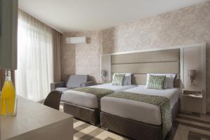 Marina Sands Bijou Boutique is an excellent choice for travelers visiting Obzor