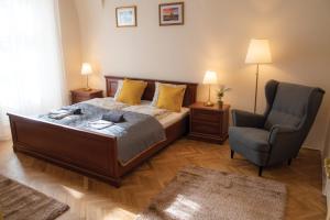 Theatroom Apartman - 3hvězdičkové hotely ve městě Eger