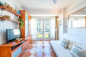 Sunny Seaside Apartment