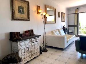 SPACIOUS AND LIGHT TWO BEDROOM APARTMENT IN MIJAS