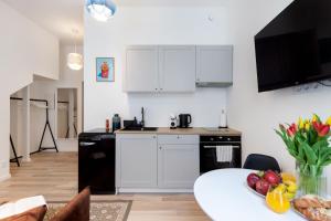 #stayhere - Modern & Central Studio Apartments