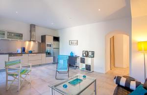 Appartements Casa Estel - Blue apartment in downtown of Erbalunga : photos des chambres