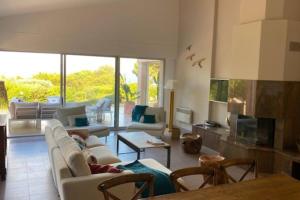 Villas Villa 180 m2 vue Mer Piscine Climatisee Grand jardin 5000 m2 cloture Calme : photos des chambres