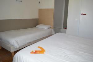 Hotels Premiere Classe Toulouse Nord - L'Union : Chambre Triple