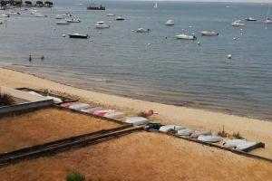 T2 1ère ligne loggia vue mer 180 ° parking