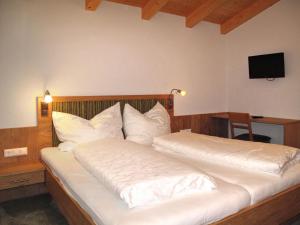 Apartment Alpenherz-3 by Interhome