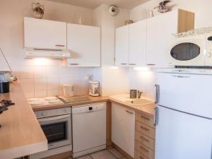 Apartment Les Flots Cypriano by Interhome