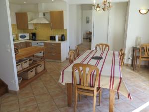 Maisons de vacances Holiday Home La Combelle - CJC400 by Interhome : photos des chambres