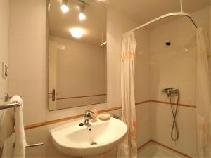Apartment Tamarindo-1 by Interhome