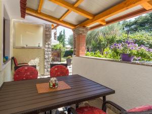 Apartment Nena-2 by Interhome