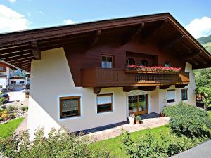 Apartment Hundsbichler-2 by Interhome