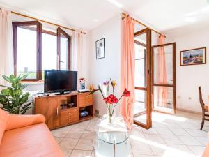 Apartment Orhideja by Interhome