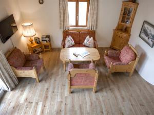 Apartment Chesa Chanella 5 by Interhome