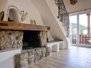 Apartment Chesa Chanella 5 by Interhome