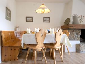 Apartment Chesa Chanella 5 by Interhome