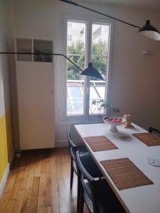 very quiet apartment appartement très calme dans un quartier animé