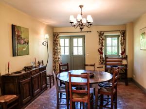 Maisons de vacances Holiday Home La Maison du Chateau by Interhome : photos des chambres