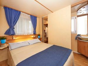 Holiday Home Deluxe by Interhome