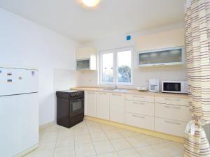 Apartment Ena by Interhome