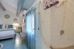 B&B / Chambres d'hotes LE MAS COTHY en Provence : photos des chambres