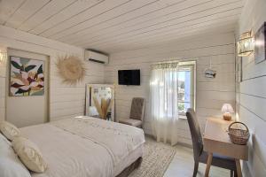 B&B / Chambres d'hotes LE MAS COTHY en Provence : photos des chambres