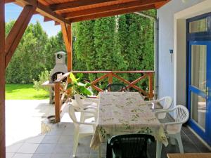 Holiday Home Emöke by Interhome