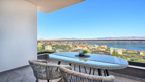 Zsuzsas Place - peaceful sea view flat