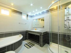 Holiday Home Sunshine by Interhome