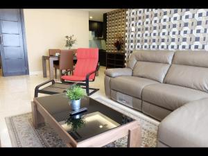 Luxury 2 BR Suite at The Grove-Masterpiece, Epicentrum