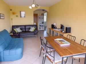 Apartment Les Vignes by Interhome