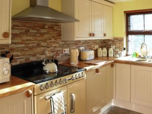 Holiday Home Glenn Cottage by Interhome