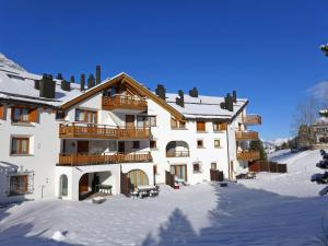 Apartment Chesa Fuolla Verda A8 by Interhome