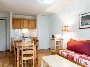 Apartment Le Bois de la Reine-1 by Interhome