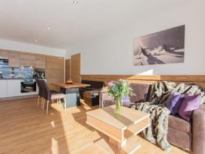 Apartment Kitzsteinhorn by Interhome