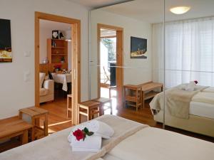 Apartment Chesa San Bastiaun B5 by Interhome