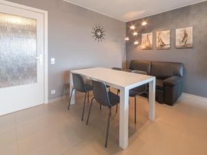 Apartment Calista 213 with balcony by Interhome