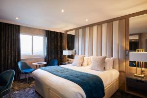 Superior Double Room room in Radstone Hotel