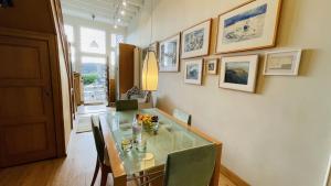 16 Clarence Hill - Iconic Dartmouth House with Enchanting Garden