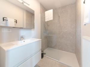 Holiday Home Green with parking by Interhome