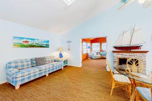 The Canal -- 337 Sandpiper