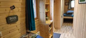 Chalets Ma roulotte sous les chenes- Au naturel : photos des chambres