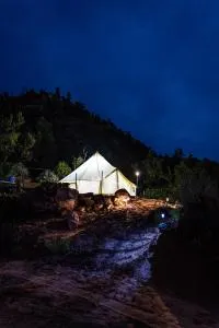 Zion View Camping - Cane Beds