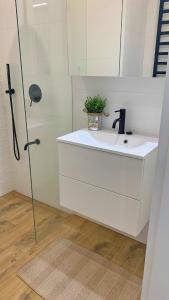 SípSix Apartment - modern 2 bedroom newly renovated flat with AC in Budapest city centre