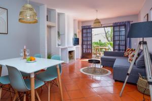 Gorgeous 2BDR Apartment WPatio & Pool by LovelyStay