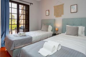 Gorgeous 2BDR Apartment WPatio & Pool by LovelyStay