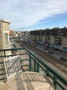 Appt Pablo met privé-garage, vlakbij zee, in Koksijde-Bad